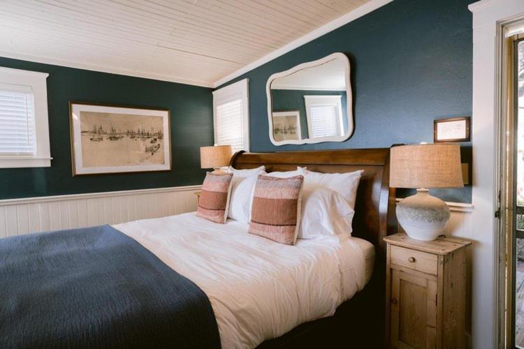 Отель Nick'S Cove Marshall Экстерьер фото