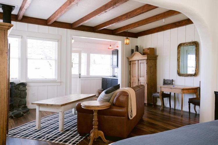 Отель Nick'S Cove Marshall Экстерьер фото