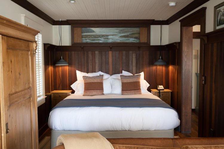 Отель Nick'S Cove Marshall Экстерьер фото